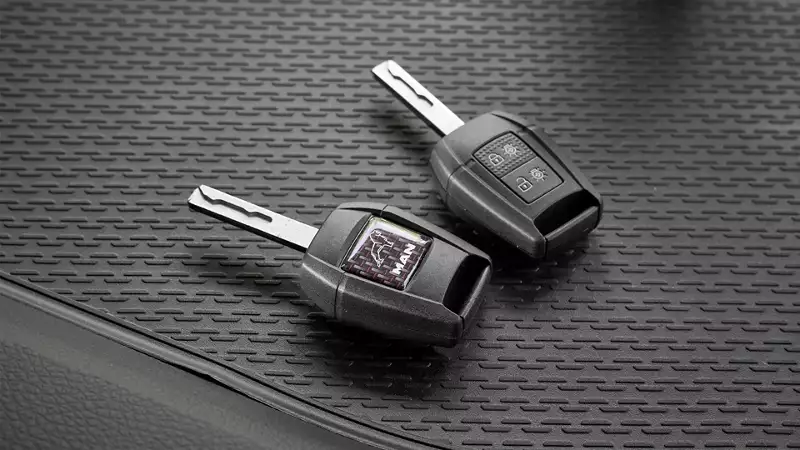 Key cover in carbon look