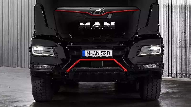 Radiator grille in black gloss varnish